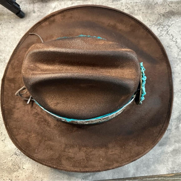 NWT Yellowstone Cowgirl Hat ! - Picture 6 of 8